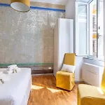 Iflat Charming Historic Palace Fons Trevi B15 דירה *