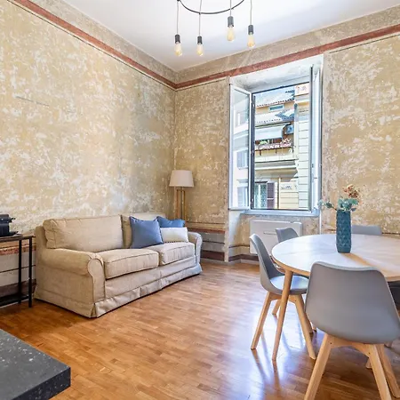 Iflat Charming Historic Palace Fons Trevi B15 דירה רומא