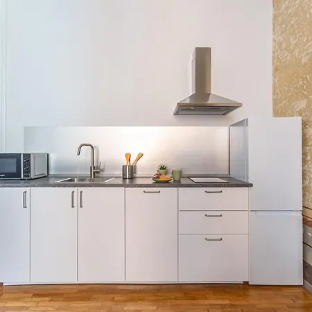 Iflat Charming Historic Palace Fons Trevi B15 דירה