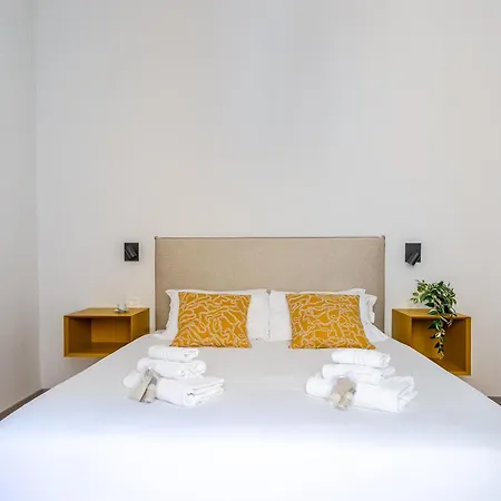 Iflat Charming Historic Palace Fons Trevi B15 דירה
